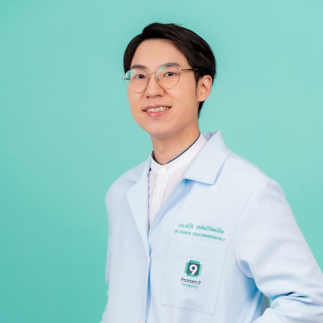 TEWICH  CHALERMWIWATKIT,M.D.
