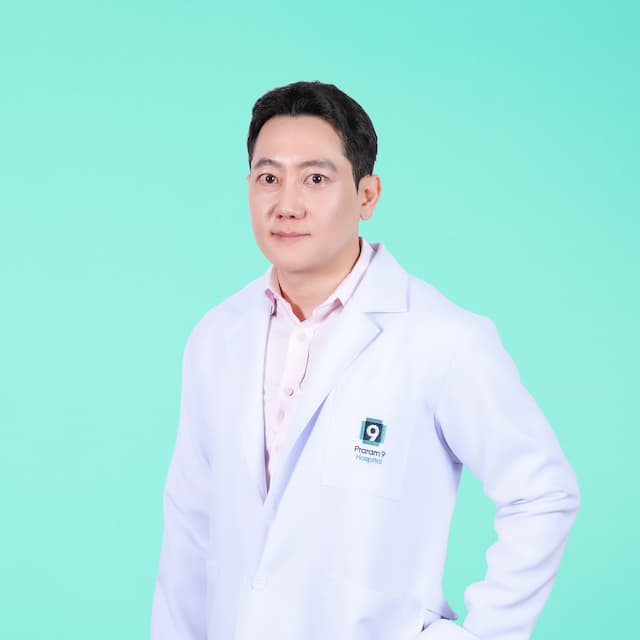 นพ. ชนทัต ไตรทอง