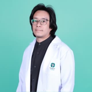 Asst. Prof. Varit Watcharaprechasakul, M.D.