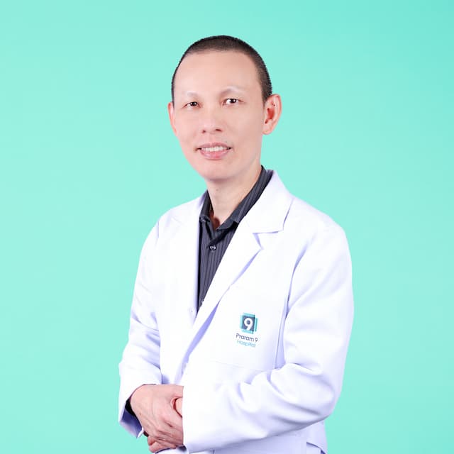 นพ. พลพร   อภิวัฒนเสวี